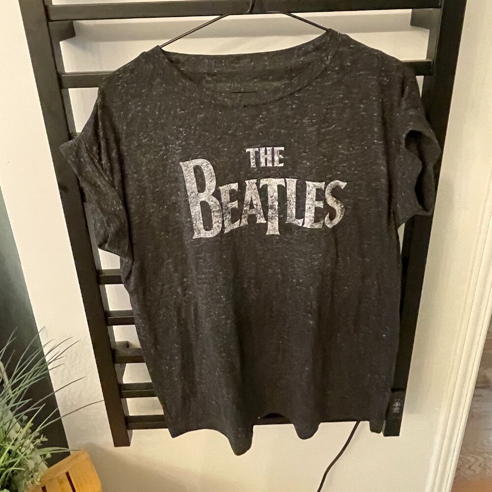 🎸 The Beatles Graphic Tee – Charcoal Heather – Size Large